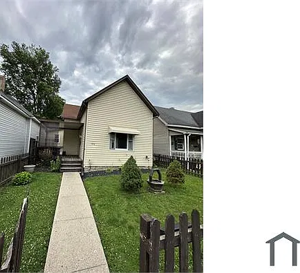 2 bed, $900 — Photo 1