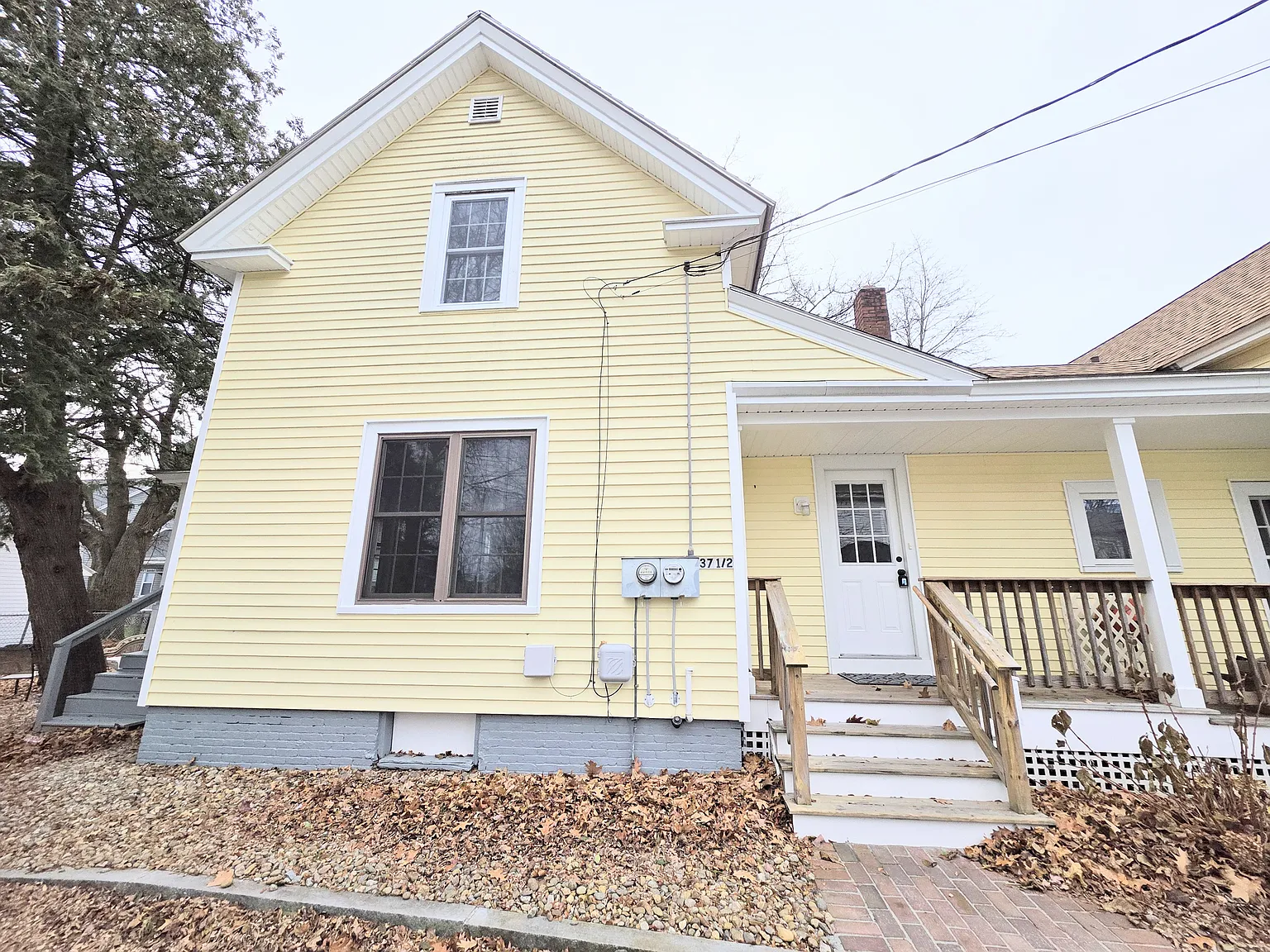 3 bed, 1000 sqft, $2,350 — Photo 1