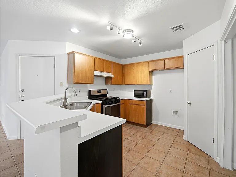 2304 Smith Branch Blvd #B — Photo 6