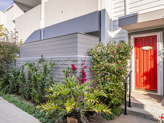 4th image of 4732 La Villa Marina Unit B