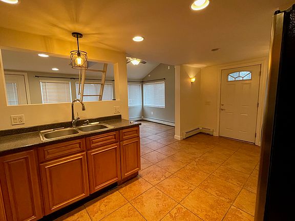 5th image of 32 Sea View Dr