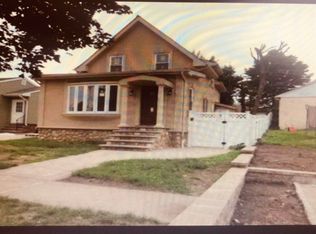 11 Edna Pl, Secaucus, NJ 07094