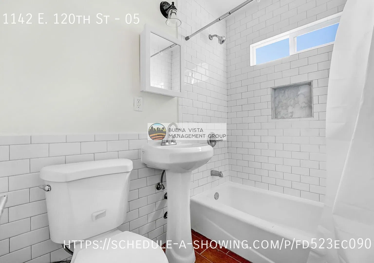 Charming 2-bedroom, 1-bath apartment located in the heart of Los Angeles — Photo 2