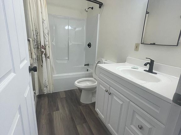 3rd image of 628 E Main St #2