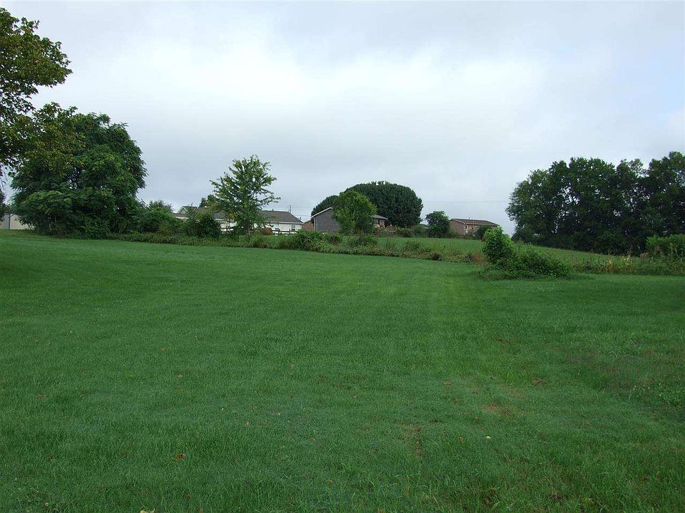 1st image of Clover Brook Dr
