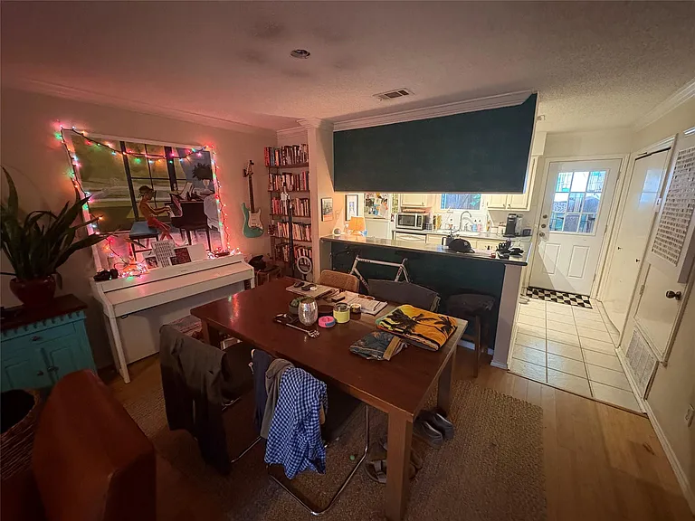 6739 Old Quarry Ln — Photo 3