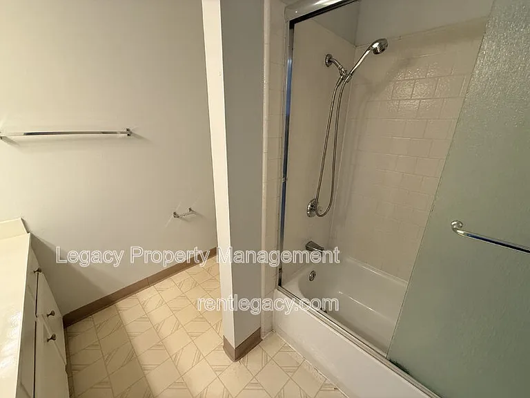 339 Bridge Pl — Photo 14