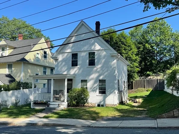 2 Northrop St, Hopedale, MA 01747