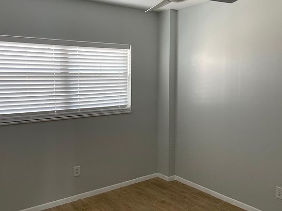 5th image of 2131 Lakeview Dr APT 700