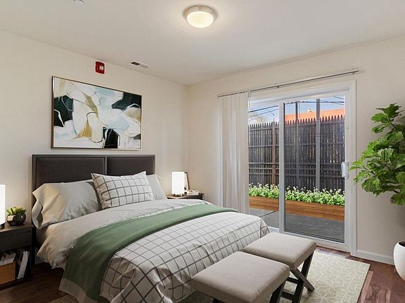 2nd image of 4611 Sansom St #304