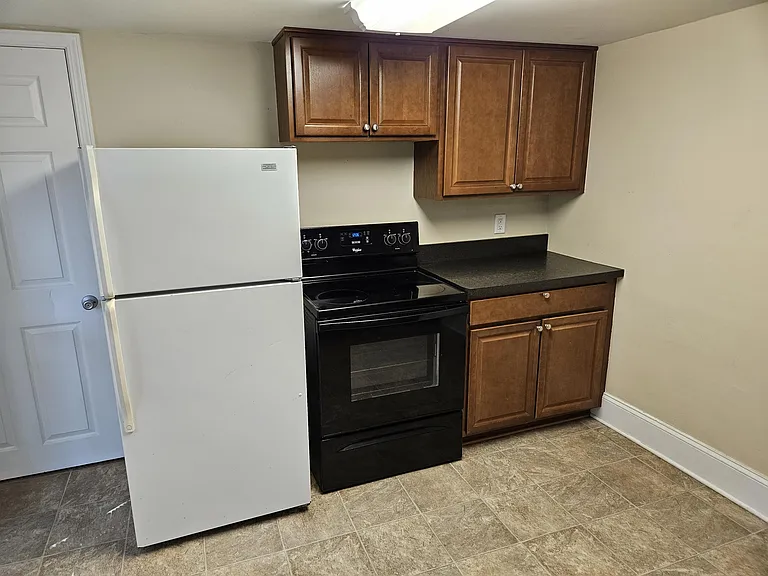 125 N Summit St #1 — Photo 8
