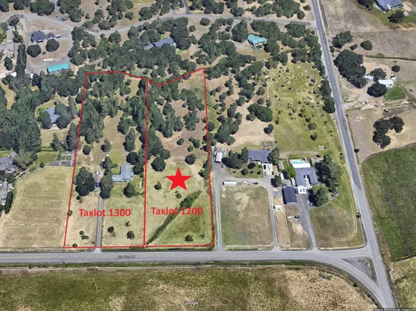 Alta Vista Rd, Eagle Point, OR 97524