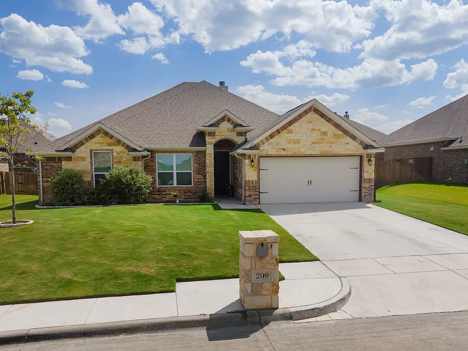 209 Harp Ave
