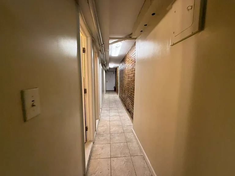 2384 Belmont Ave #BASEMENT — Photo 8