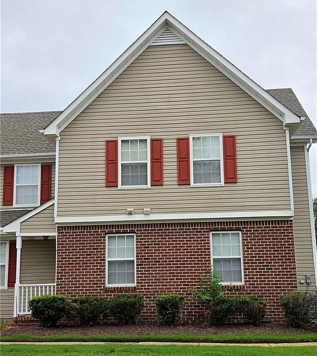 1st image of 1002 Willow Green Ct
