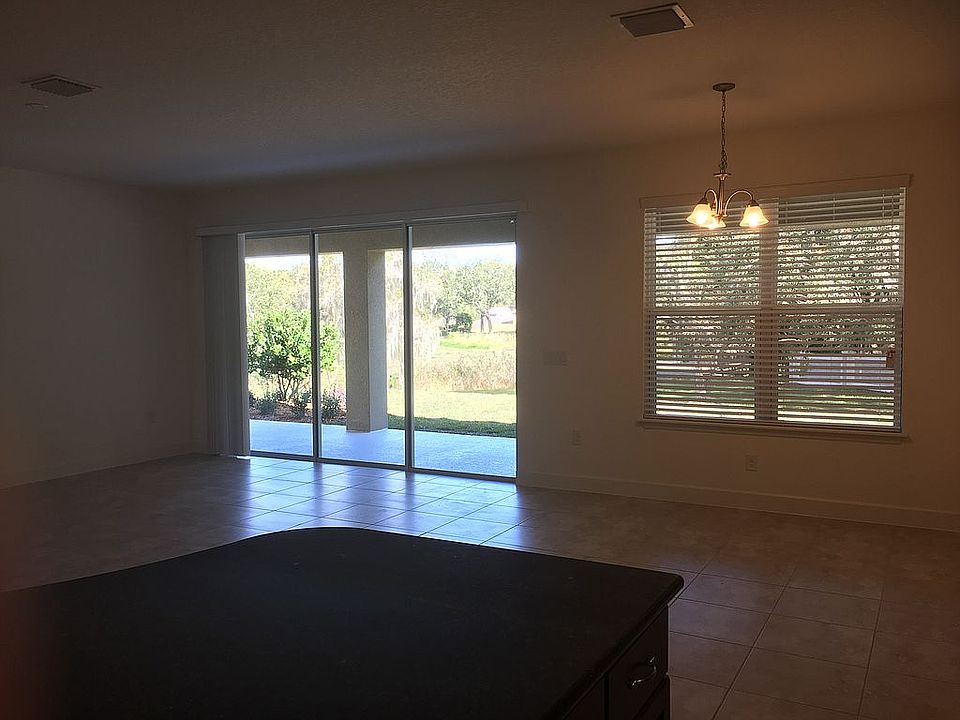 2nd image of 921 Heritage Groves Dr
