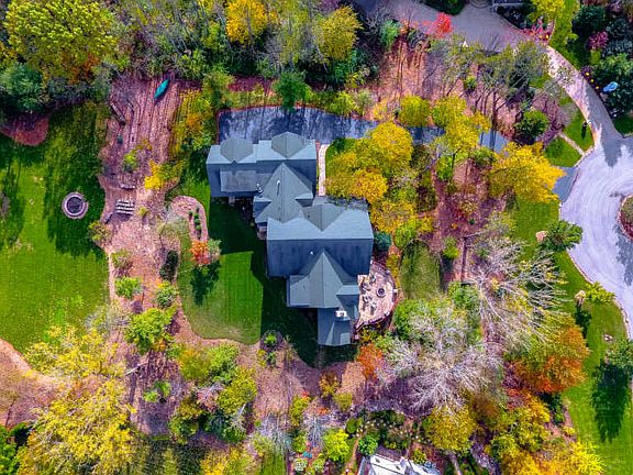 3rd image of 16445 S Alberta Ct