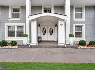 10904 Gainsborough Rd, Potomac, MD 20854