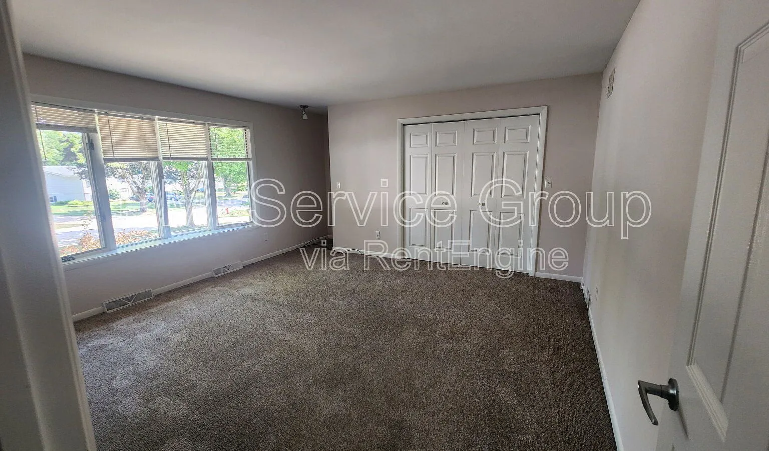 4 bed, 2.0 bath, 2100 sqft, $2,745 — Photo 4