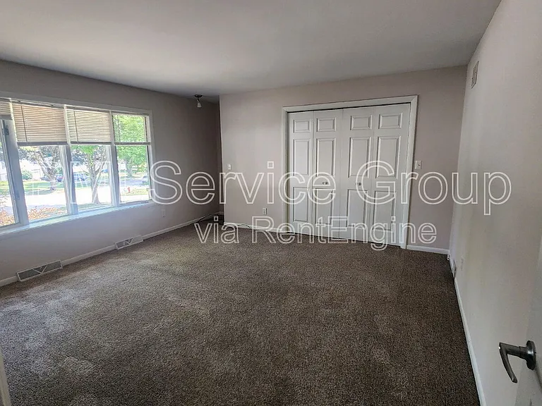 229 Hickory St — Photo 4