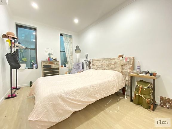 5th image of 652 Rogers Ave #2R