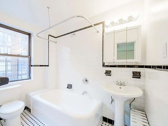 5th image of 237 E 20th St APT 7F