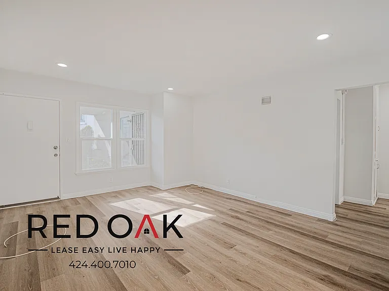 3903 W 27th St #4 — Photo 1