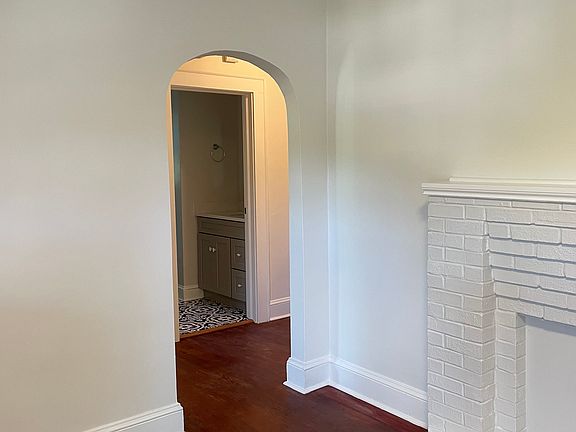 5th image of 307 Crest Dr