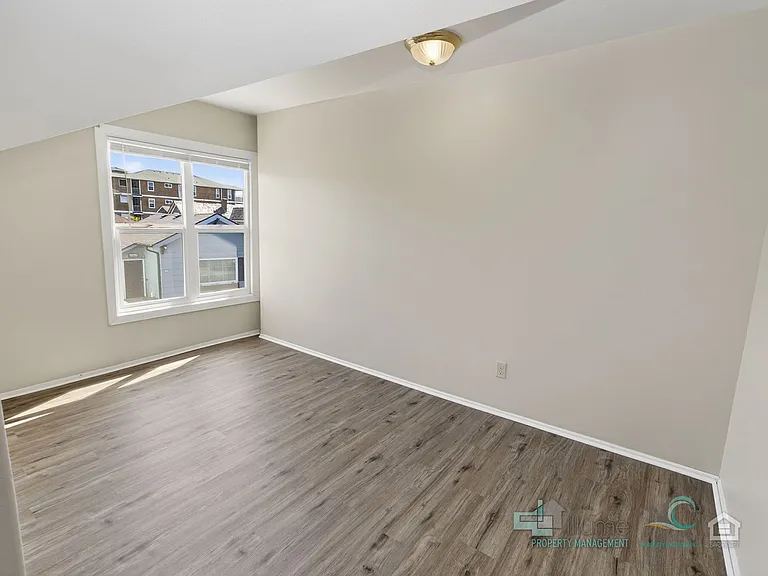 400 N Holladay Dr — Photo 7