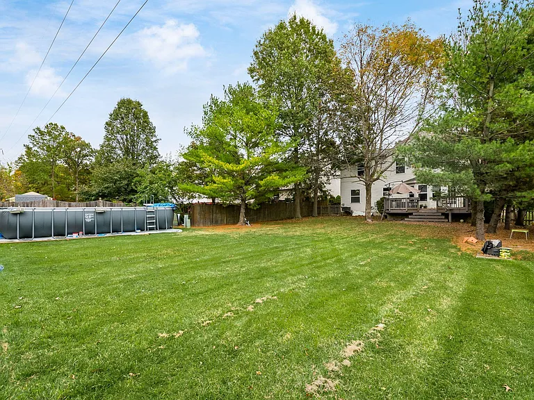 8911 Garrett St — Photo 53