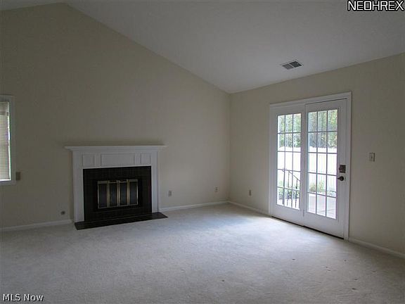 3rd image of 916 Knollcrest Ct #108