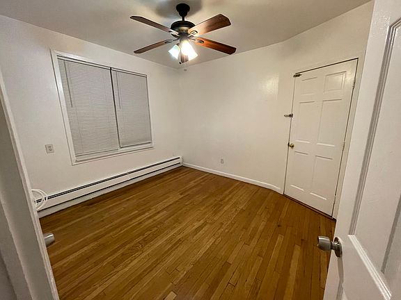 3rd image of 422 Quincy Ave APT 2R
