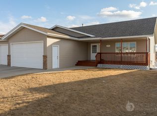 2401 Seneca Dr, Bismarck, ND 58503