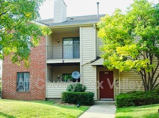 2028 N Rand Rd APT 103, Palatine, IL 60074