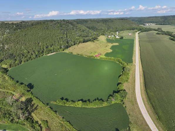 22390 County Road 15, Houston, MN 55943