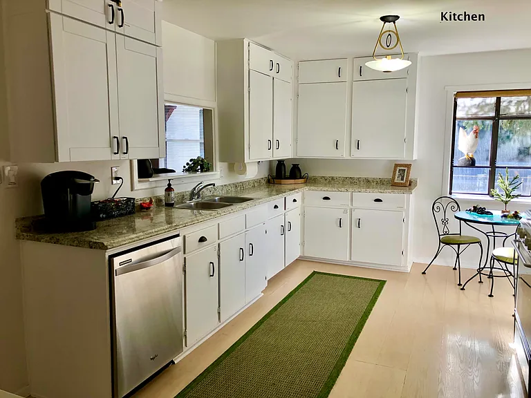 324 N Bonito St — Photo 6