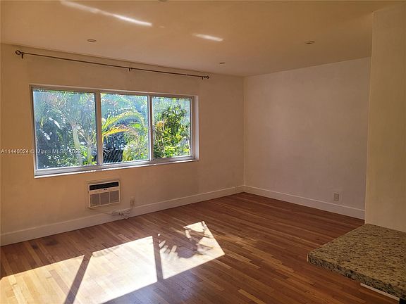 4th image of 10076 E Bay Harbor Dr #76C