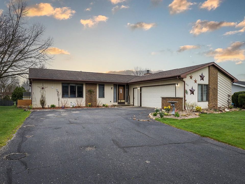 1st image of 3210 Briar Crest Dr