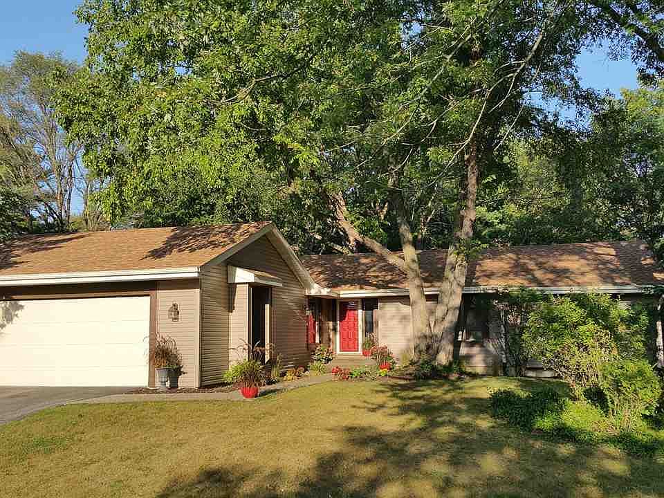 1st image of 1865 Honeysuckle Dr