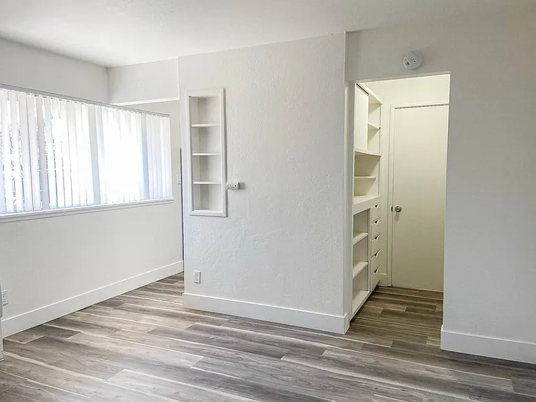 Carlson Drive Apartments — Photo 27