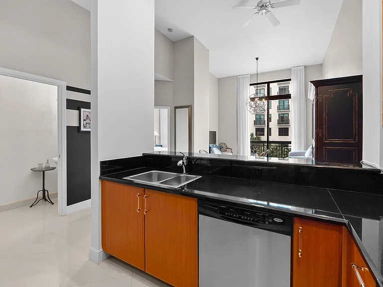 701 S Olive Ave #218 — Photo 8