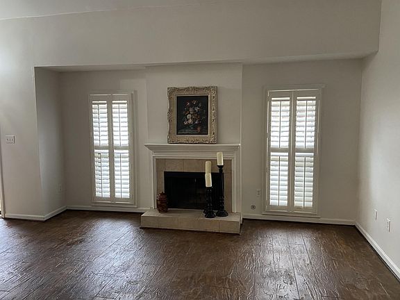 3rd image of 1043 Park Court Dr