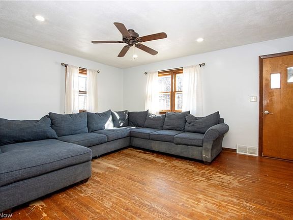 3rd image of 2874 Melrose Dr