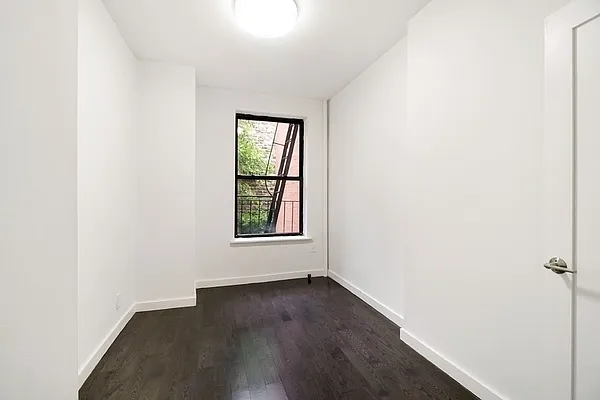 Rented by Creed Realty Group | media 10