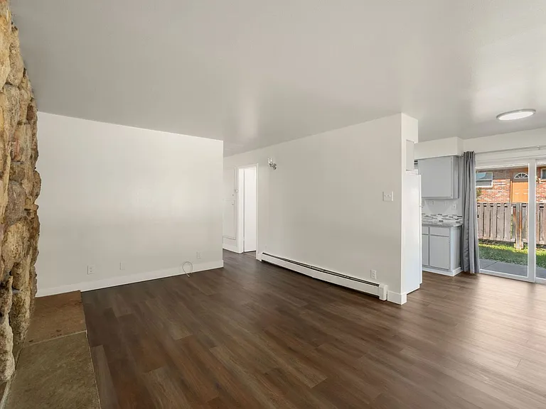 1506 E 16th St — Photo 3