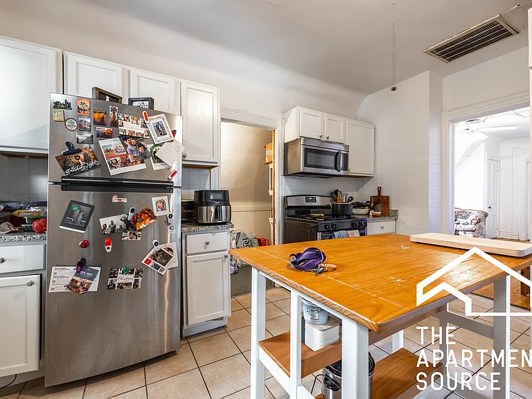 1315 W Melrose St #CH — Photo 5
