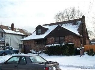 1720 Grand Ave, Merrick, NY 11566