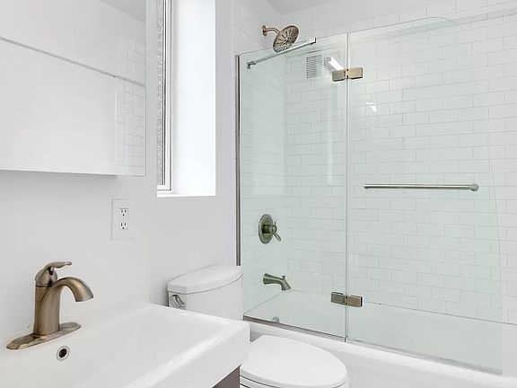 5th image of 200 W 20th St APT 1004