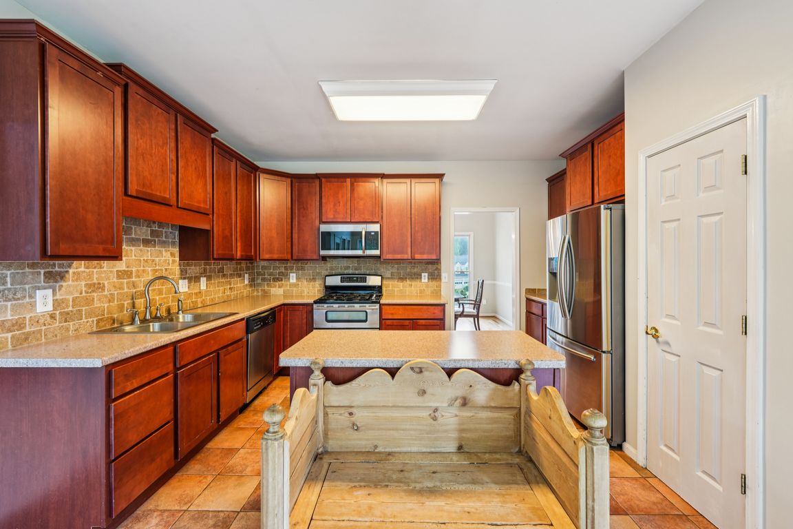 23-print-Lansing Dr NW-S0407-021