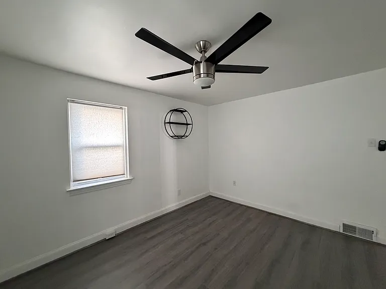 346 W Church Rd — Photo 19